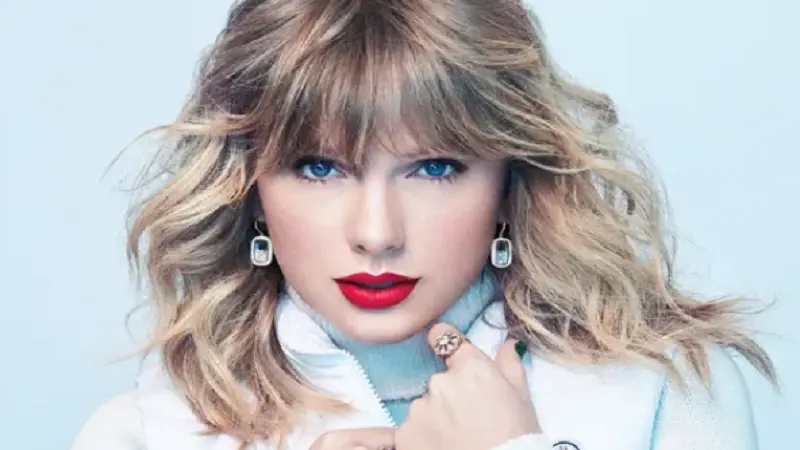 Exploring Taylor Swift’s Unique Aesthetic Code